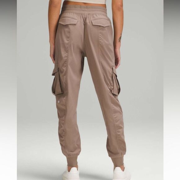 Lululemon Dance Studio Relaxed-Fit Mid-Rise Cargo Jogger - Picture 9 of 9